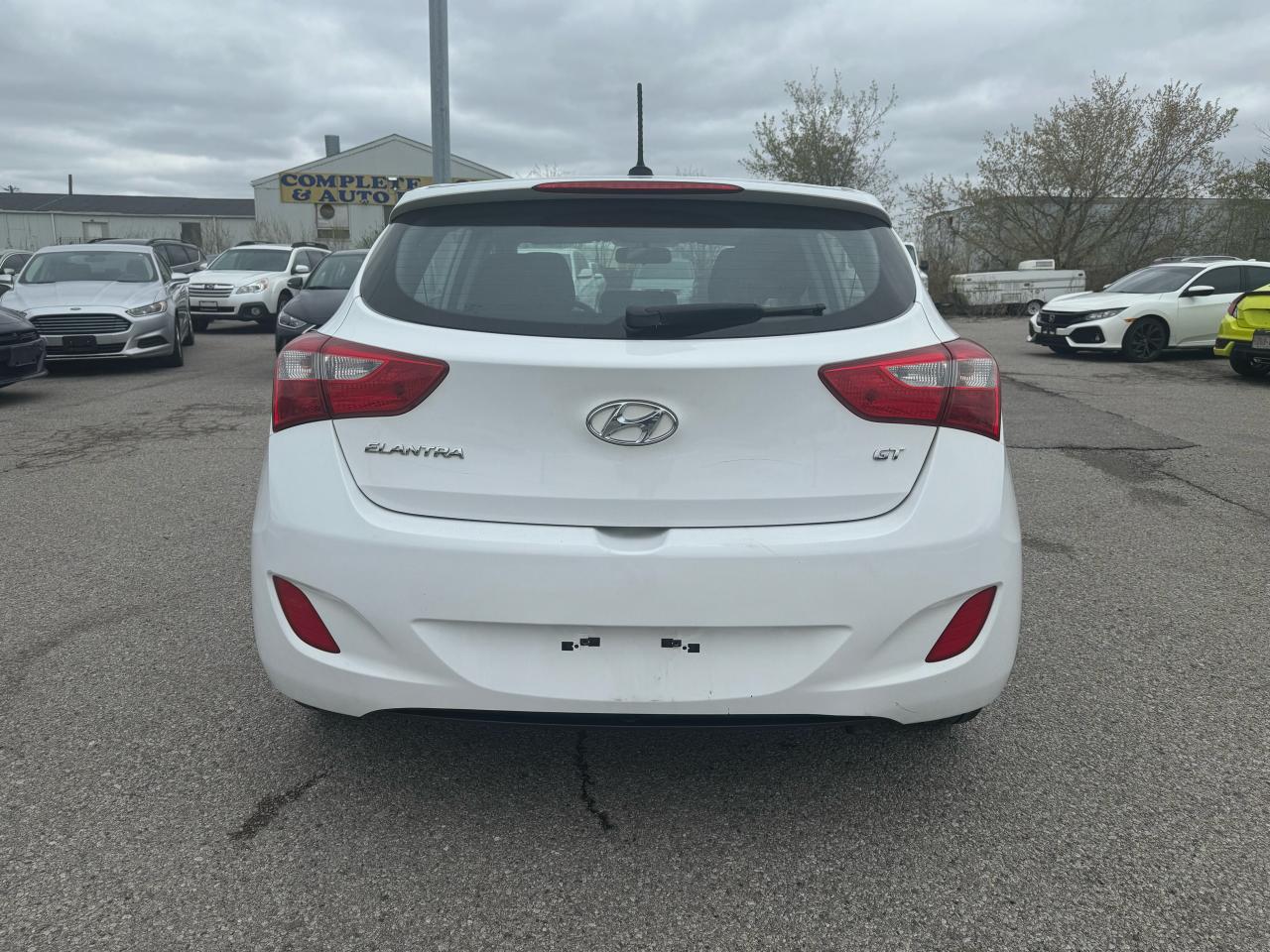 2016 Hyundai Elantra GT GL - Photo #6
