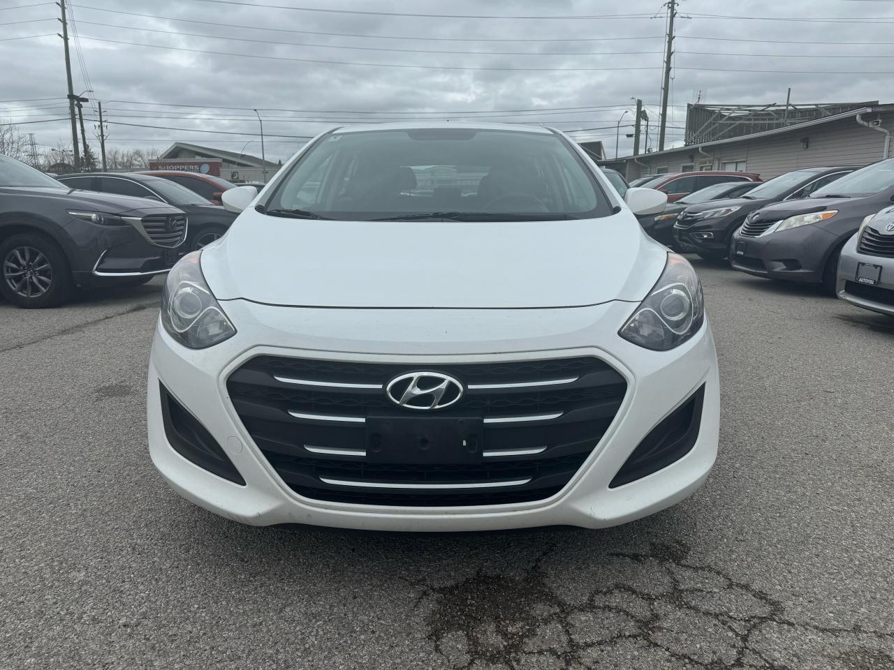 2016 Hyundai Elantra GT GL - Photo #2