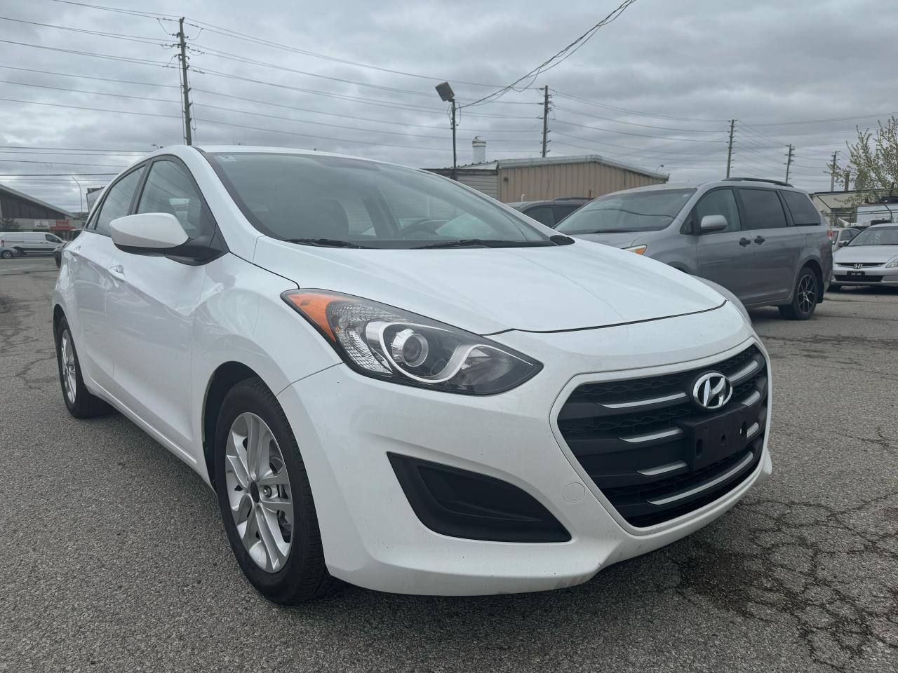 2016 Hyundai Elantra GT GL Photo2