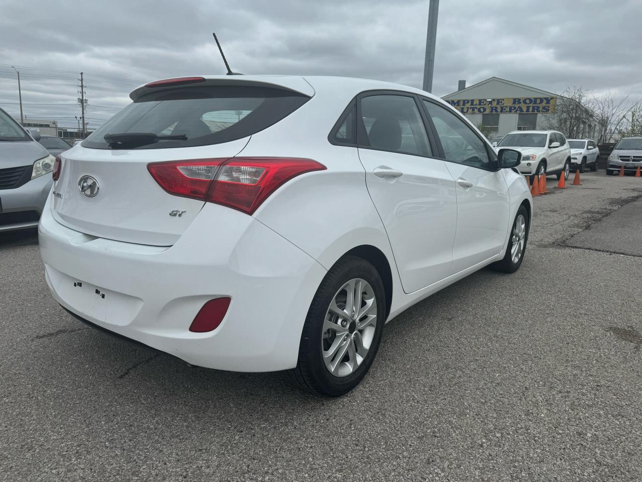 2016 Hyundai Elantra GT GL Photo4