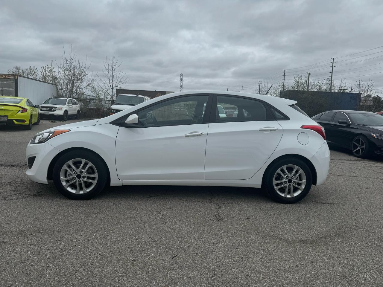 2016 Hyundai Elantra GT GL - Photo #8