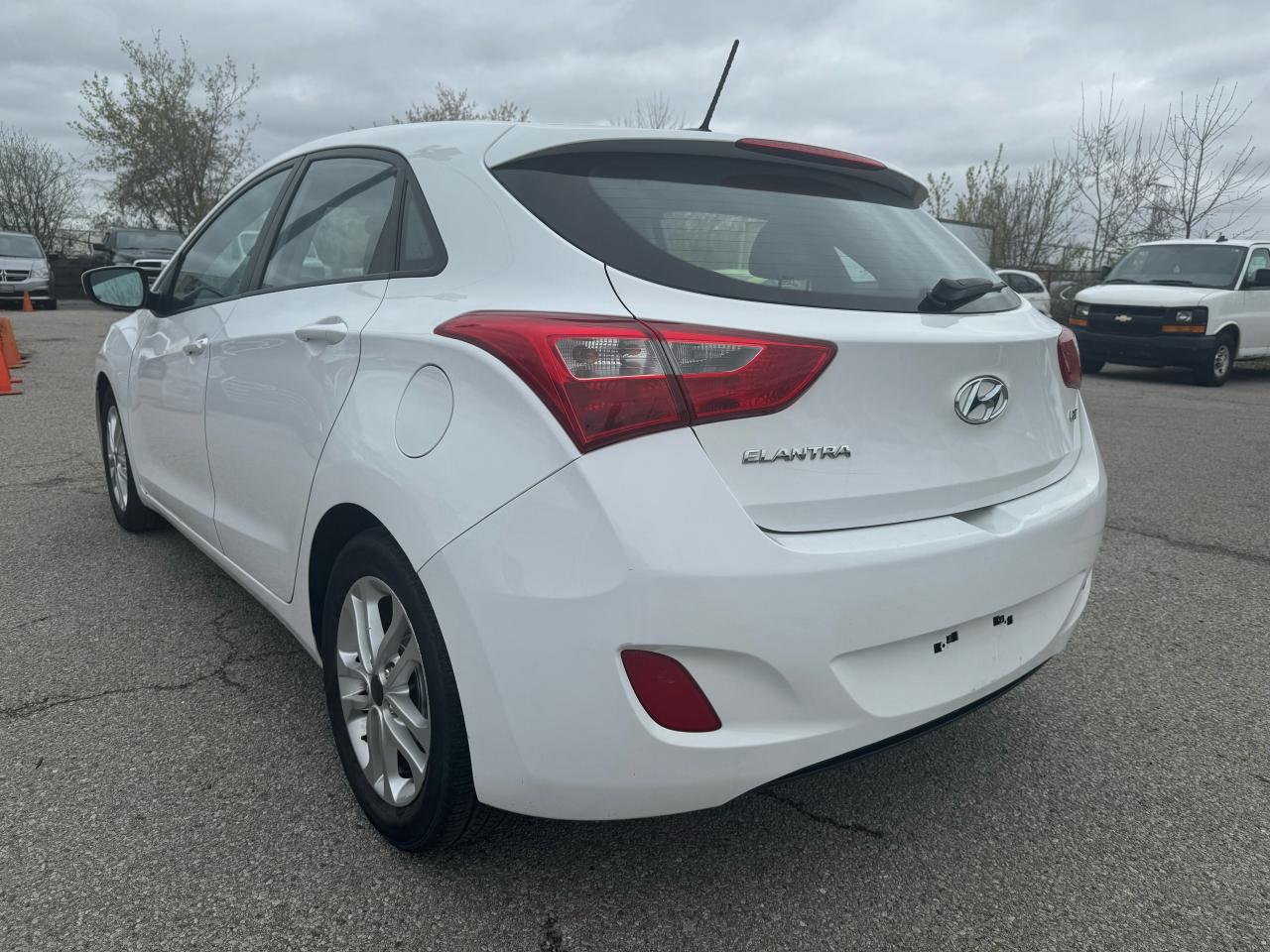 2016 Hyundai Elantra GT GL - Photo #7