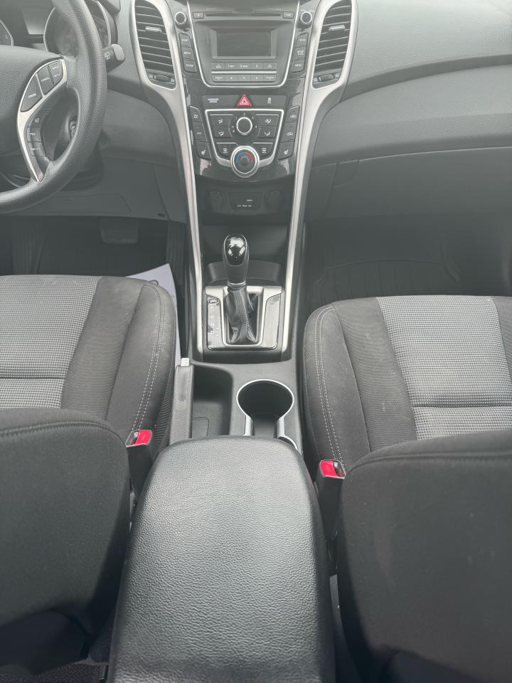 2016 Hyundai Elantra GT GL - Photo #13