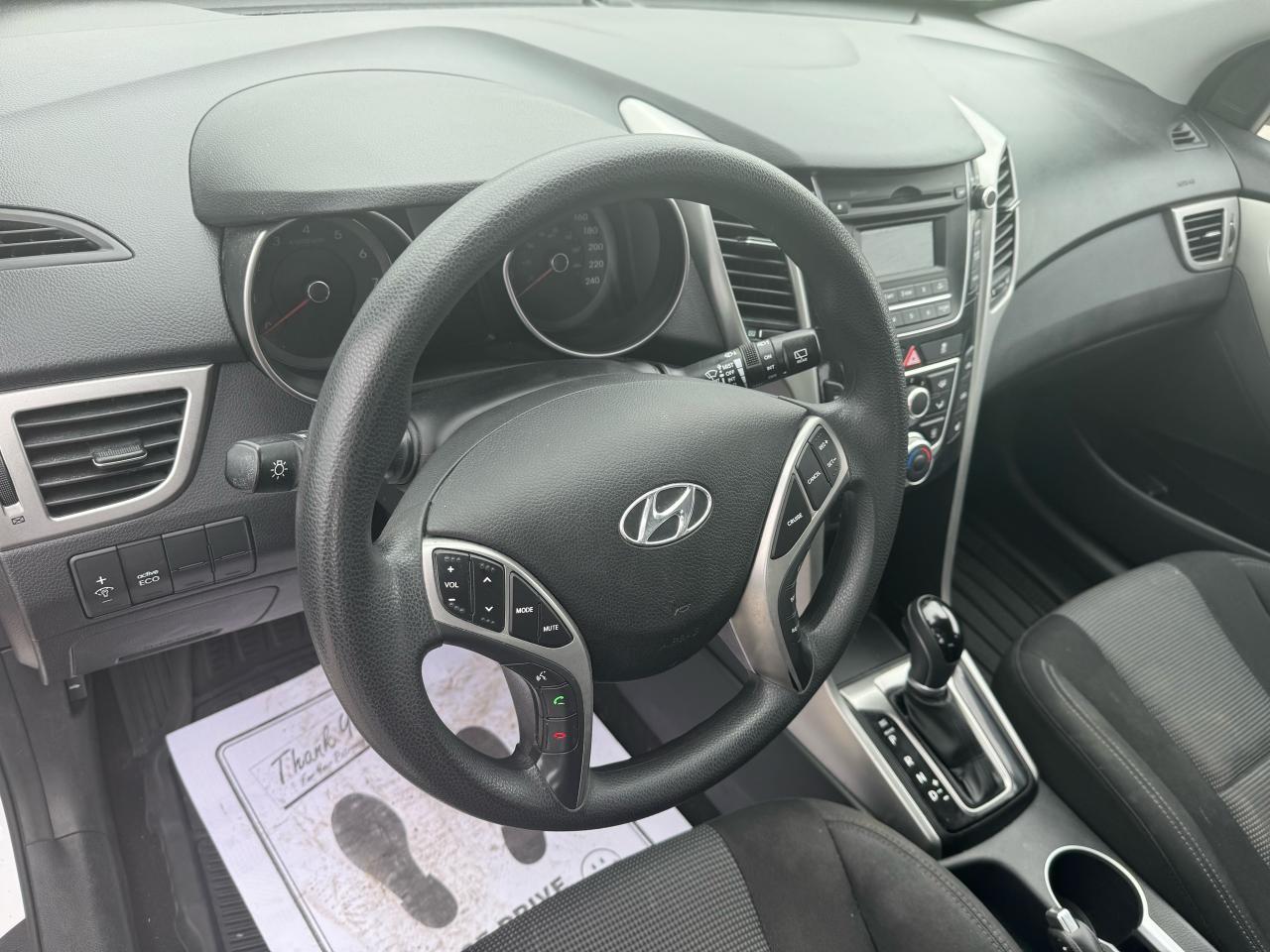 2016 Hyundai Elantra GT GL - Photo #9