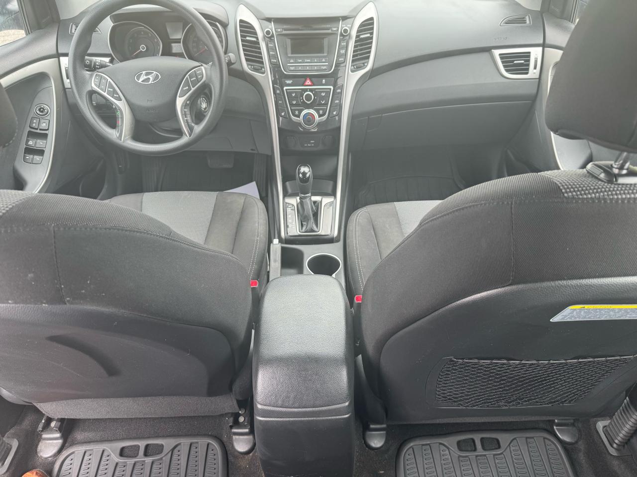 2016 Hyundai Elantra GT GL - Photo #12