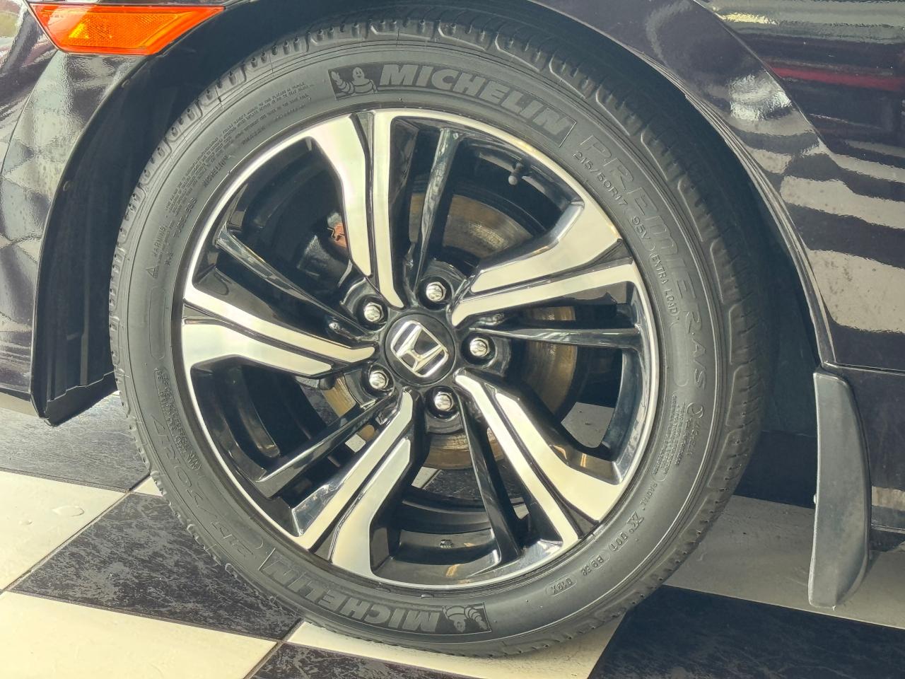 2017 Honda Civic Touring+Adaptive Cruise+Lane Keep+Roof+RemoteStart - Photo #48
