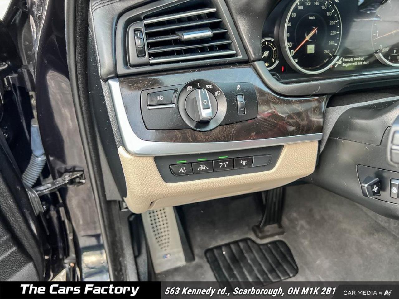 2016 BMW 5 Series 550i xDrive M-Sport - Luxury That Roars!! - Photo #11