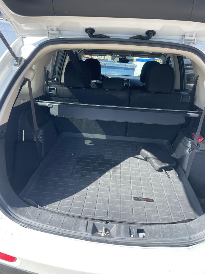2014 Mitsubishi Outlander SE - Photo #17