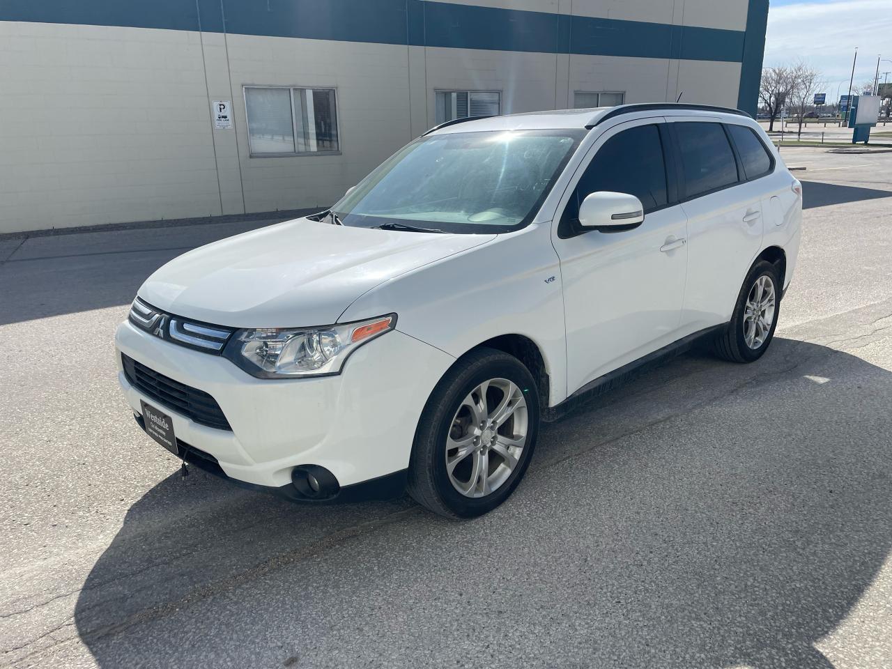 2014 Mitsubishi Outlander SE - Photo #3