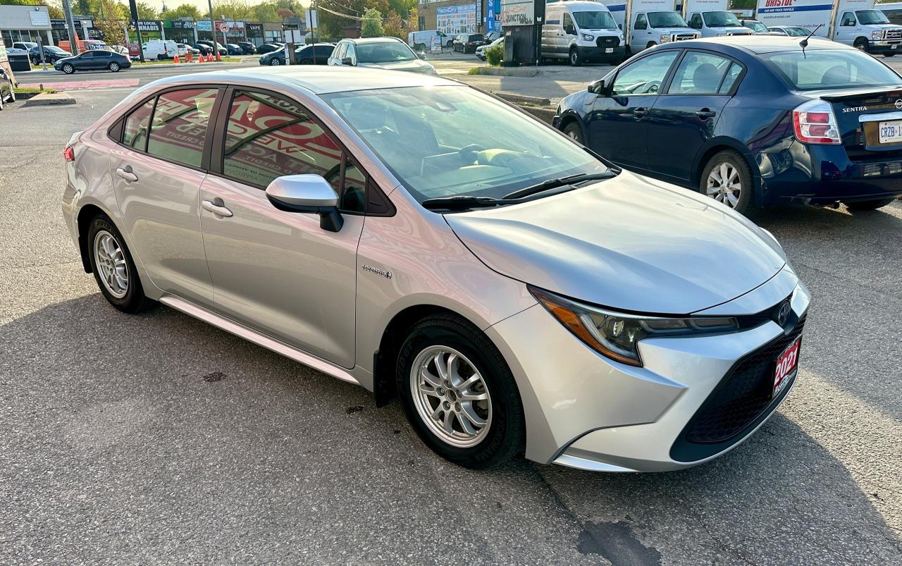 2021 Toyota Corolla LE Hybrid Photo3