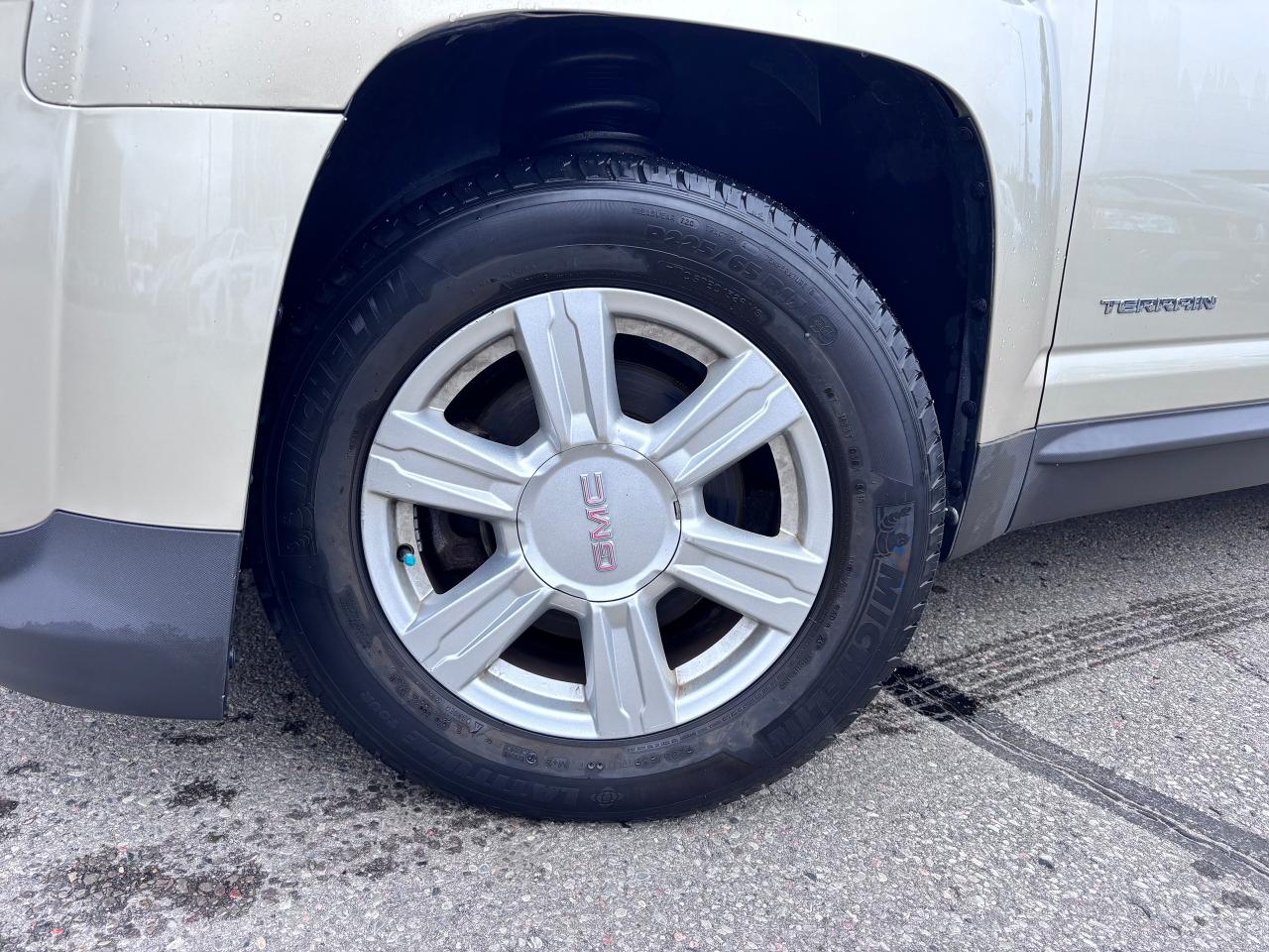 2015 GMC Terrain LOADED ONE OWNER TONS OF SERVICE LOW KMS! - Photo #2
