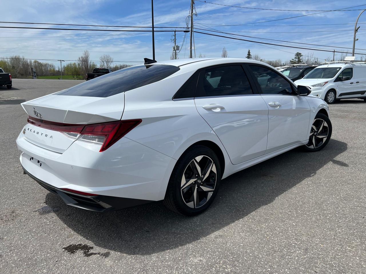 2022 Hyundai Elantra Ultimate Tech - Photo #5