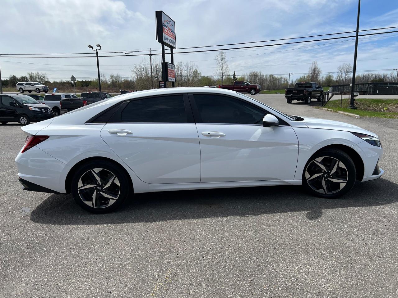 2022 Hyundai Elantra Ultimate Tech - Photo #6