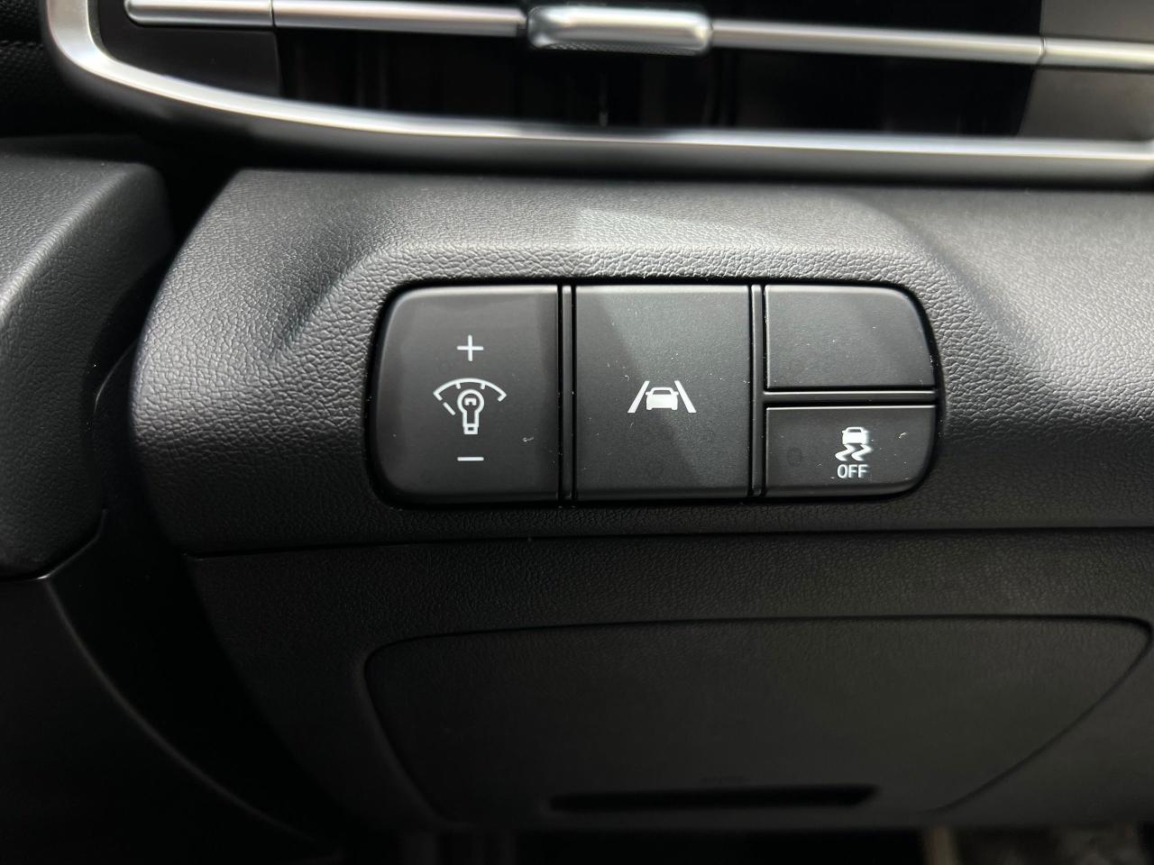 2022 Hyundai Elantra Ultimate Tech - Photo #12