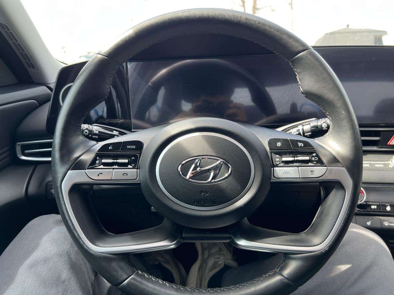 2022 Hyundai Elantra Ultimate Tech - Photo #13