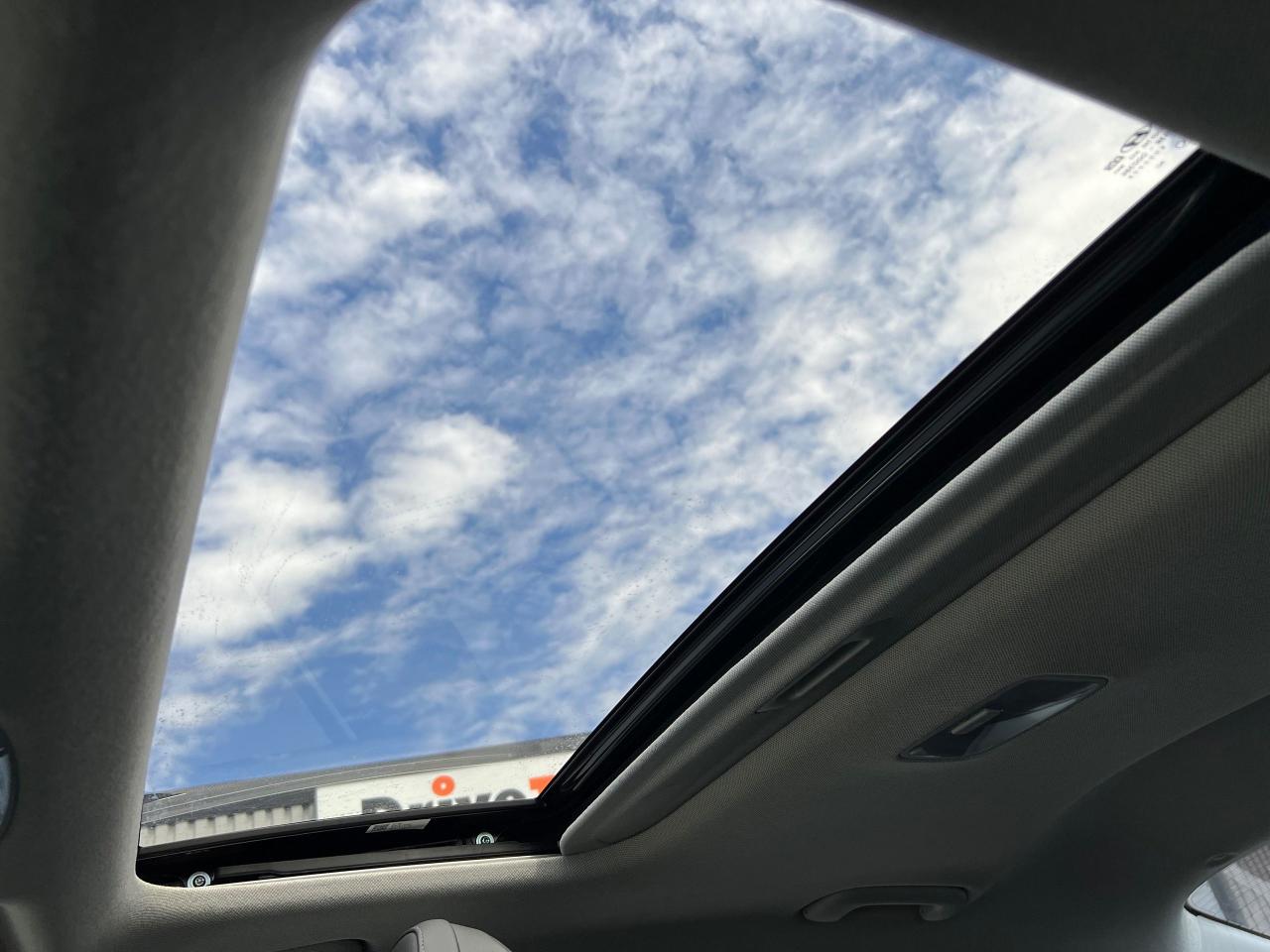 2022 Hyundai Elantra Ultimate Tech - Photo #21