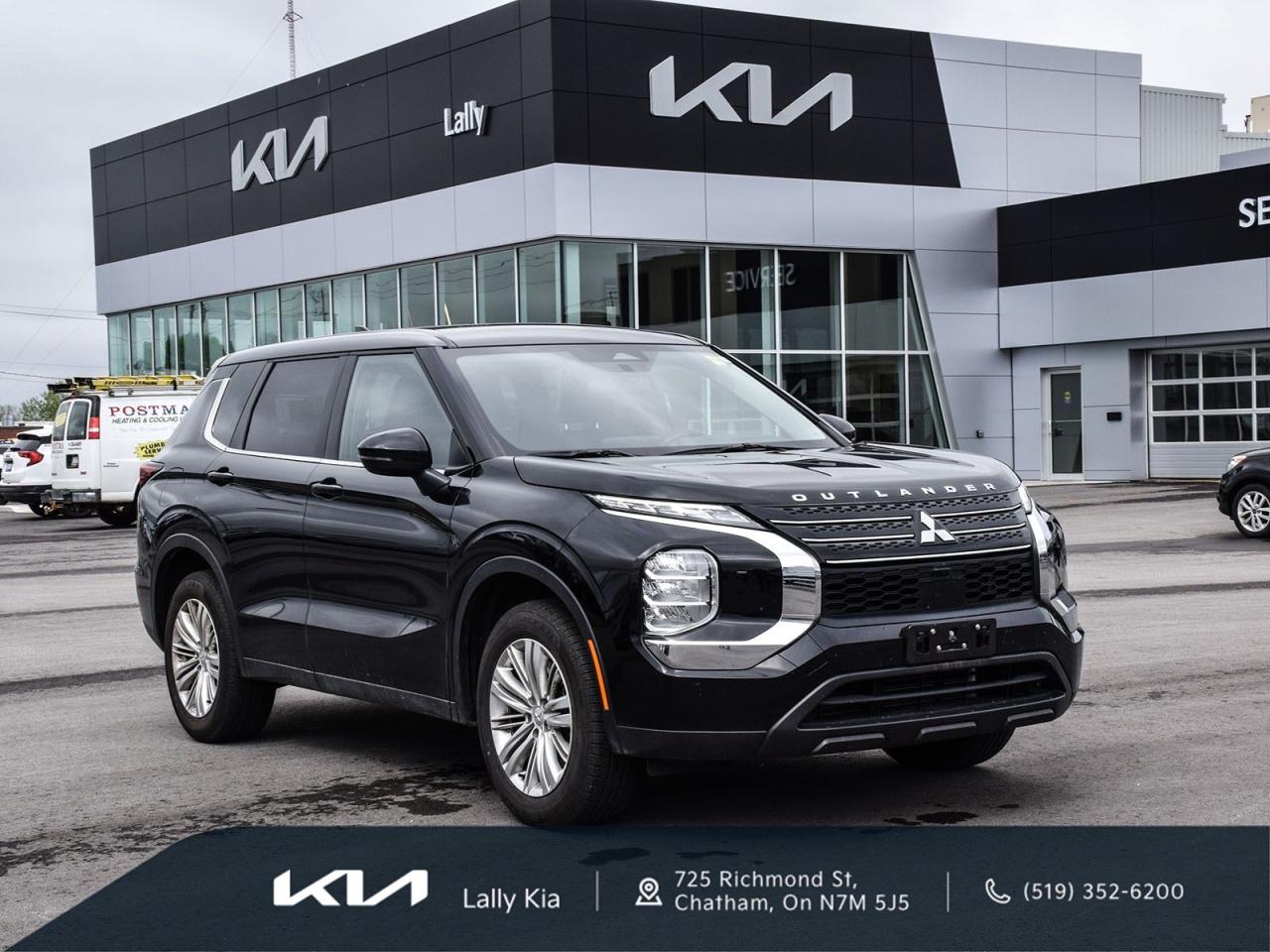 Used 2024 Mitsubishi Outlander ES New Arrival | Low KMs | Clean CarFax | 7 Passenger for sale in Chatham, ON
