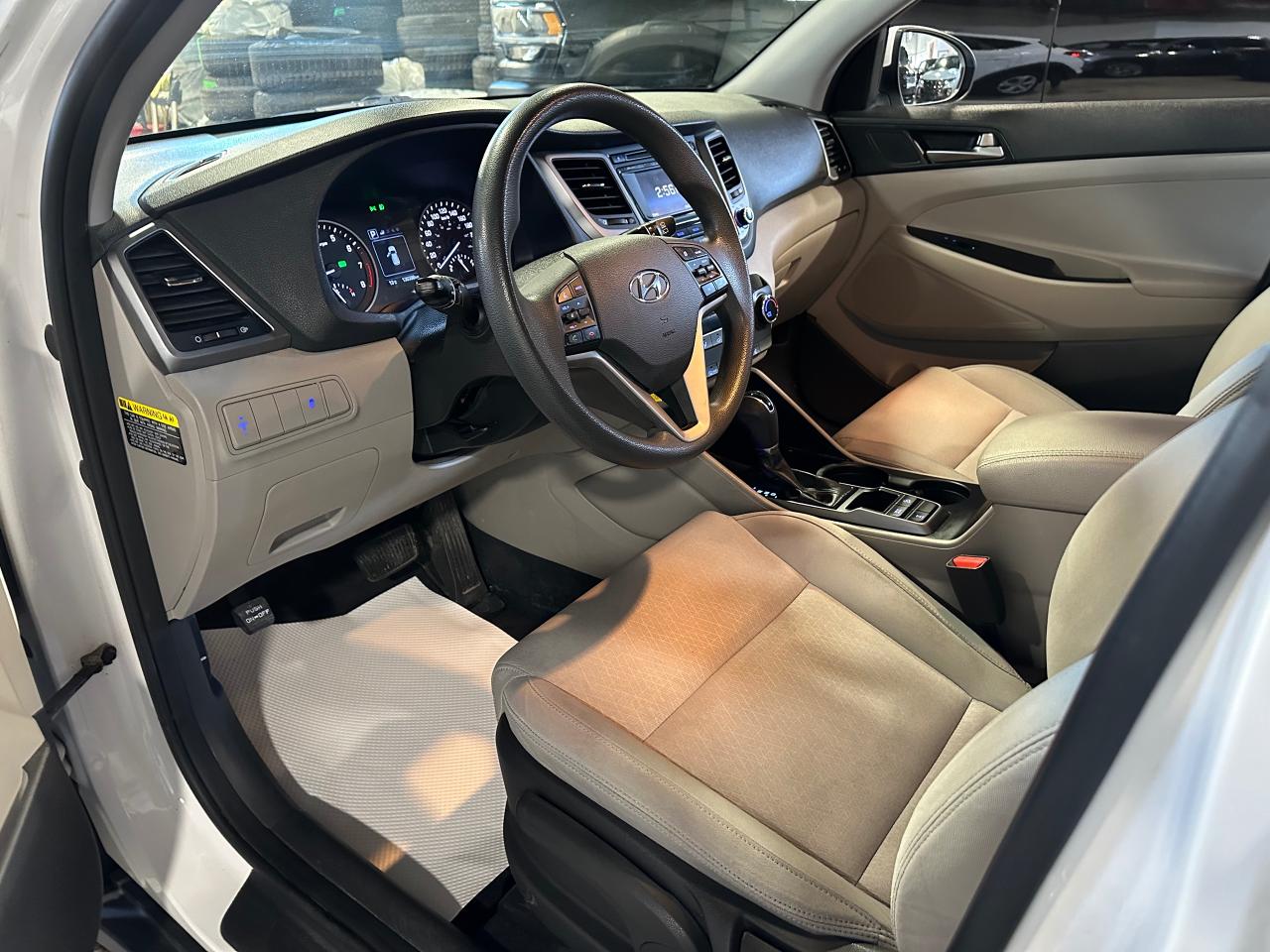 2017 Hyundai Tucson SE | NO ACCIDENTS | HEATED SEATS | 4X4 - Photo #15