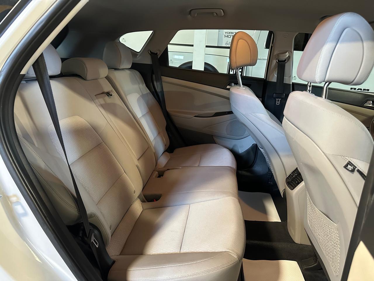 2017 Hyundai Tucson SE | NO ACCIDENTS | HEATED SEATS | 4X4 - Photo #11