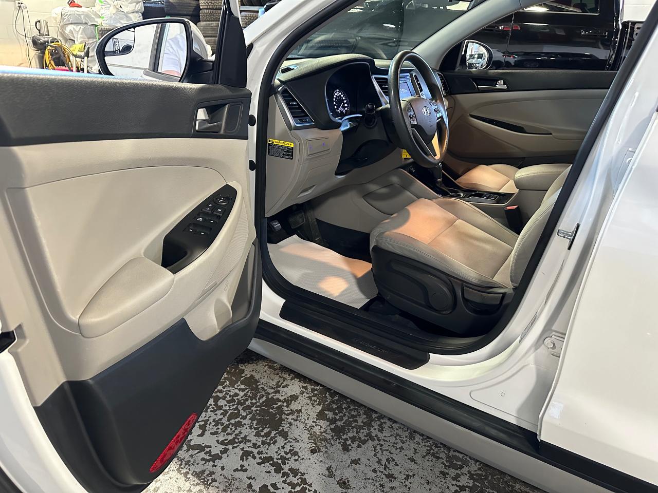 2017 Hyundai Tucson SE | NO ACCIDENTS | HEATED SEATS | 4X4 - Photo #14