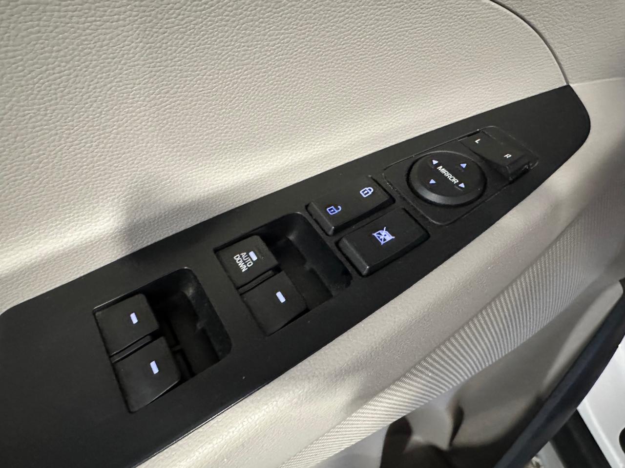 2017 Hyundai Tucson SE | NO ACCIDENTS | HEATED SEATS | 4X4 - Photo #17