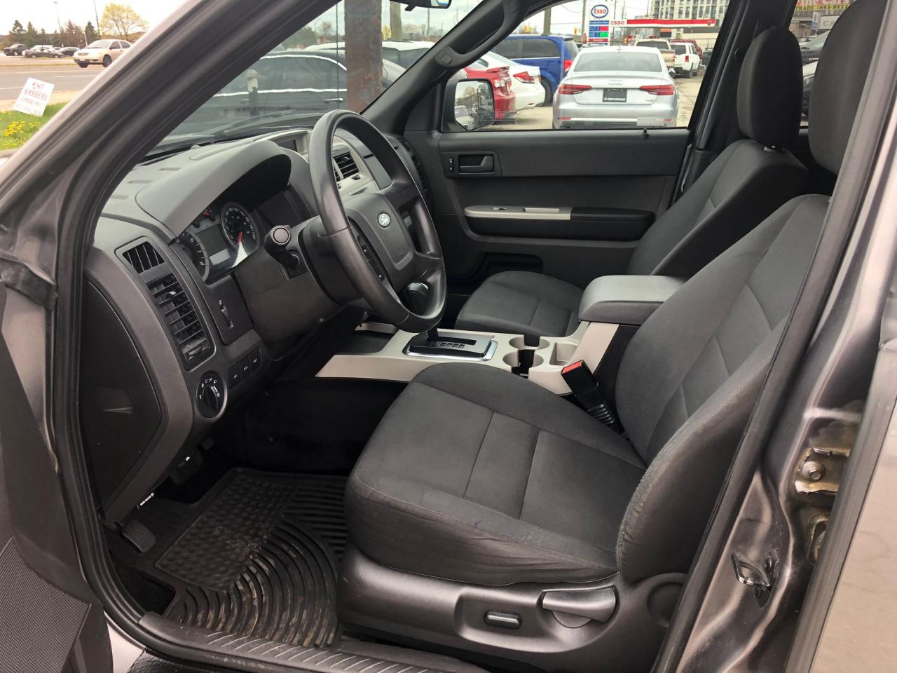 2012 Ford Escape XLT CERTIFIED WITH 3 YEARS WARRANTY INCLUDED . - Photo #11