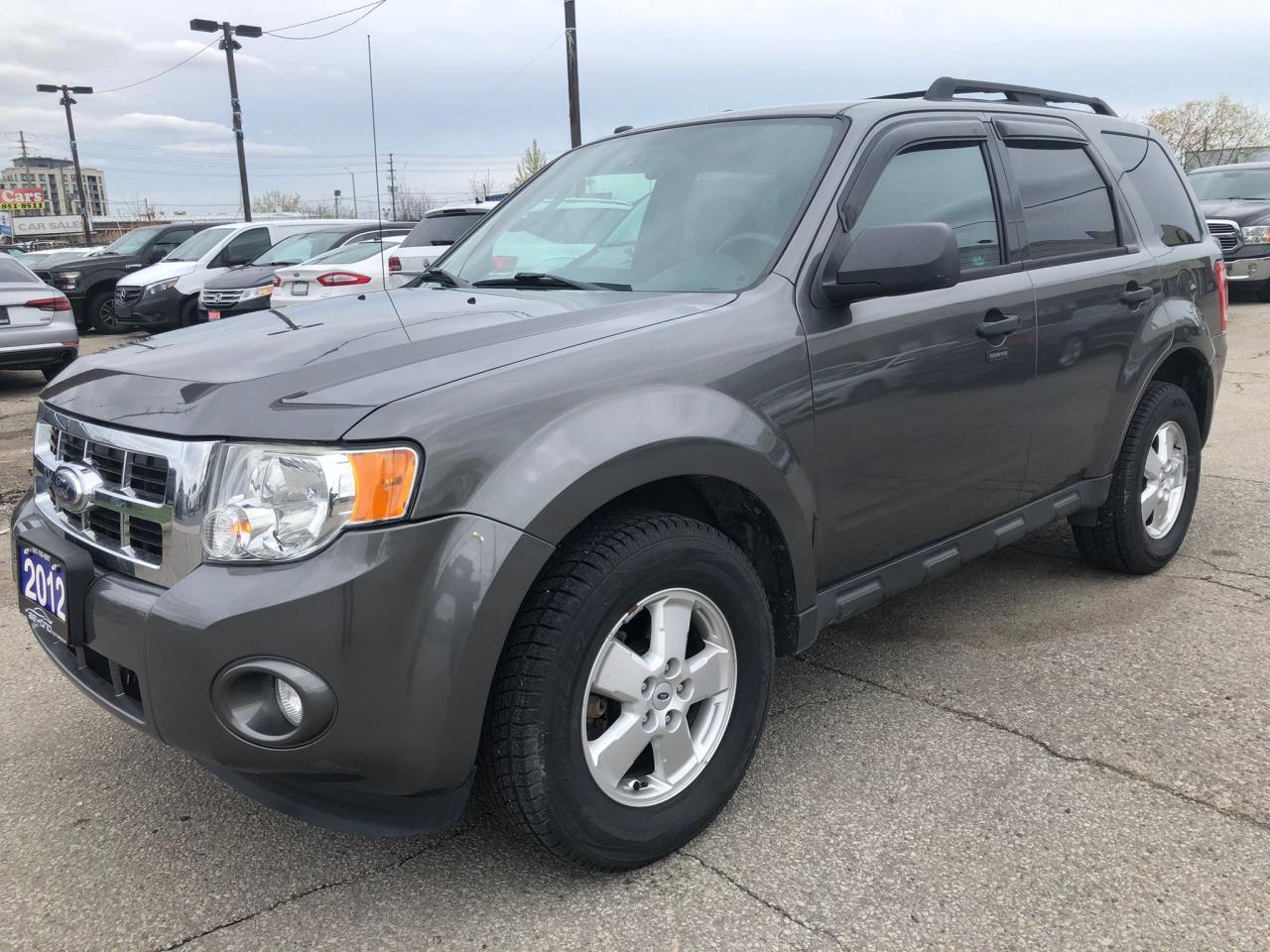 2012 Ford Escape XLT CERTIFIED WITH 3 YEARS WARRANTY INCLUDED . - Photo #2