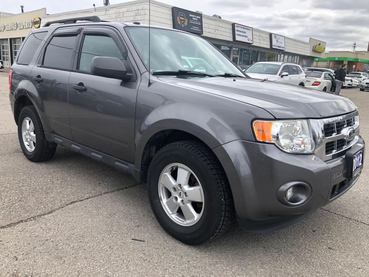 2012 Ford Escape XLT CERTIFIED WITH 3 YEARS WARRANTY INCLUDED . - Photo #3