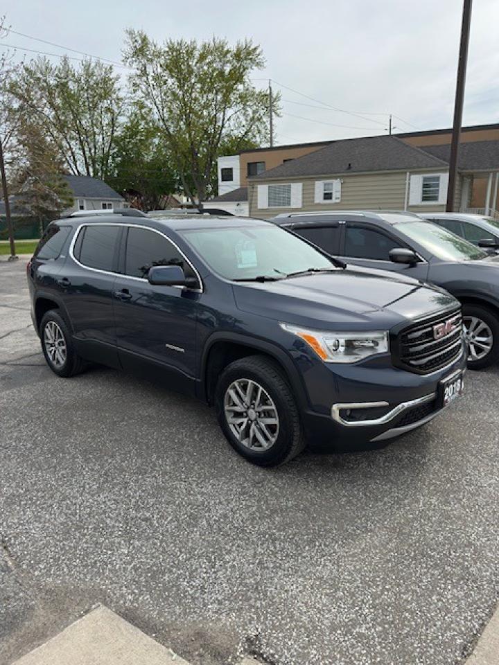 Used 2018 GMC Acadia FWD 4DR SLE W/SLE-2 for sale in Windsor, ON