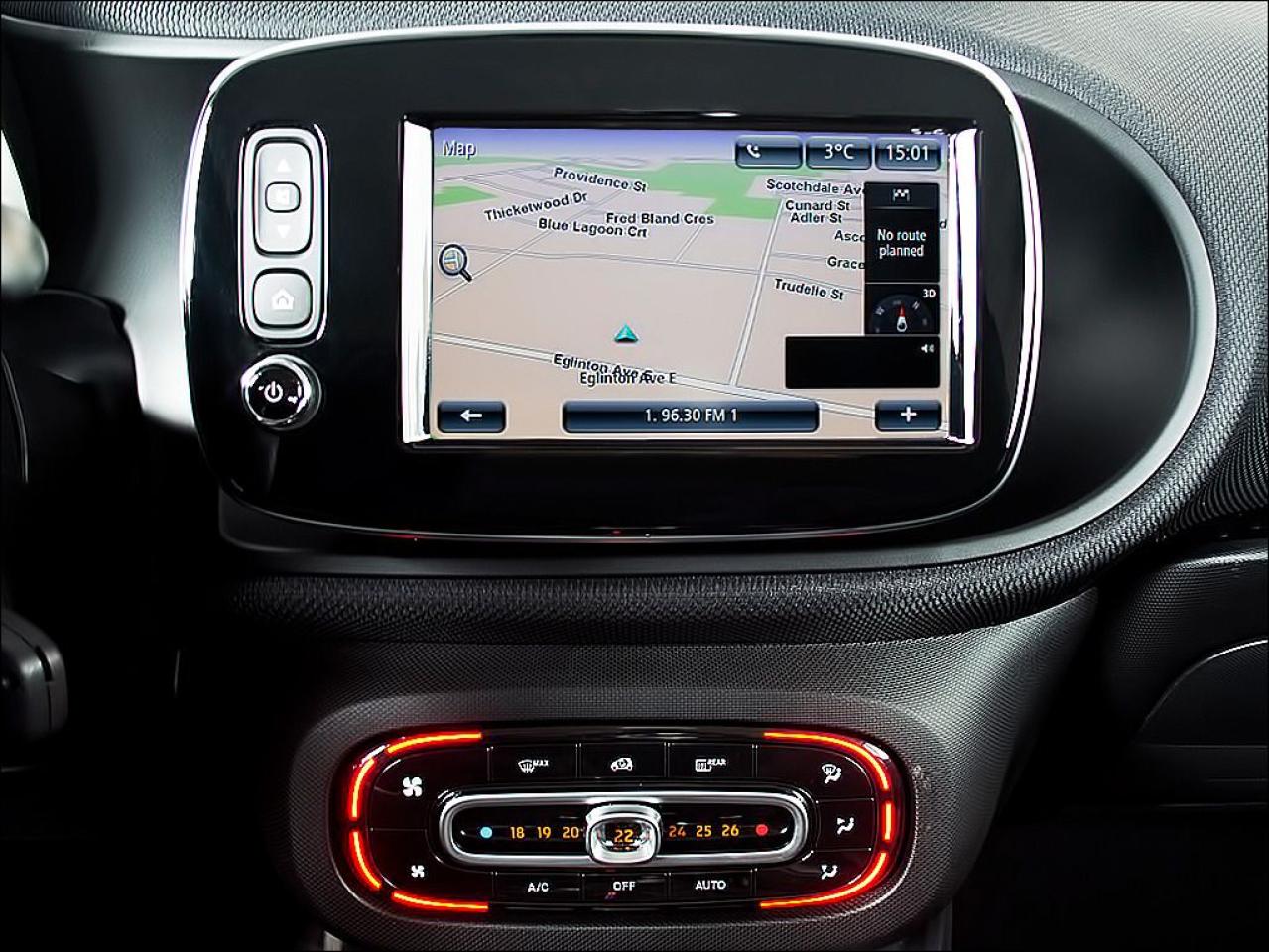 2016 Smart fortwo NAVIGATION | BLUETOOTH | LEATHER | HEATED SEATS - Photo #2