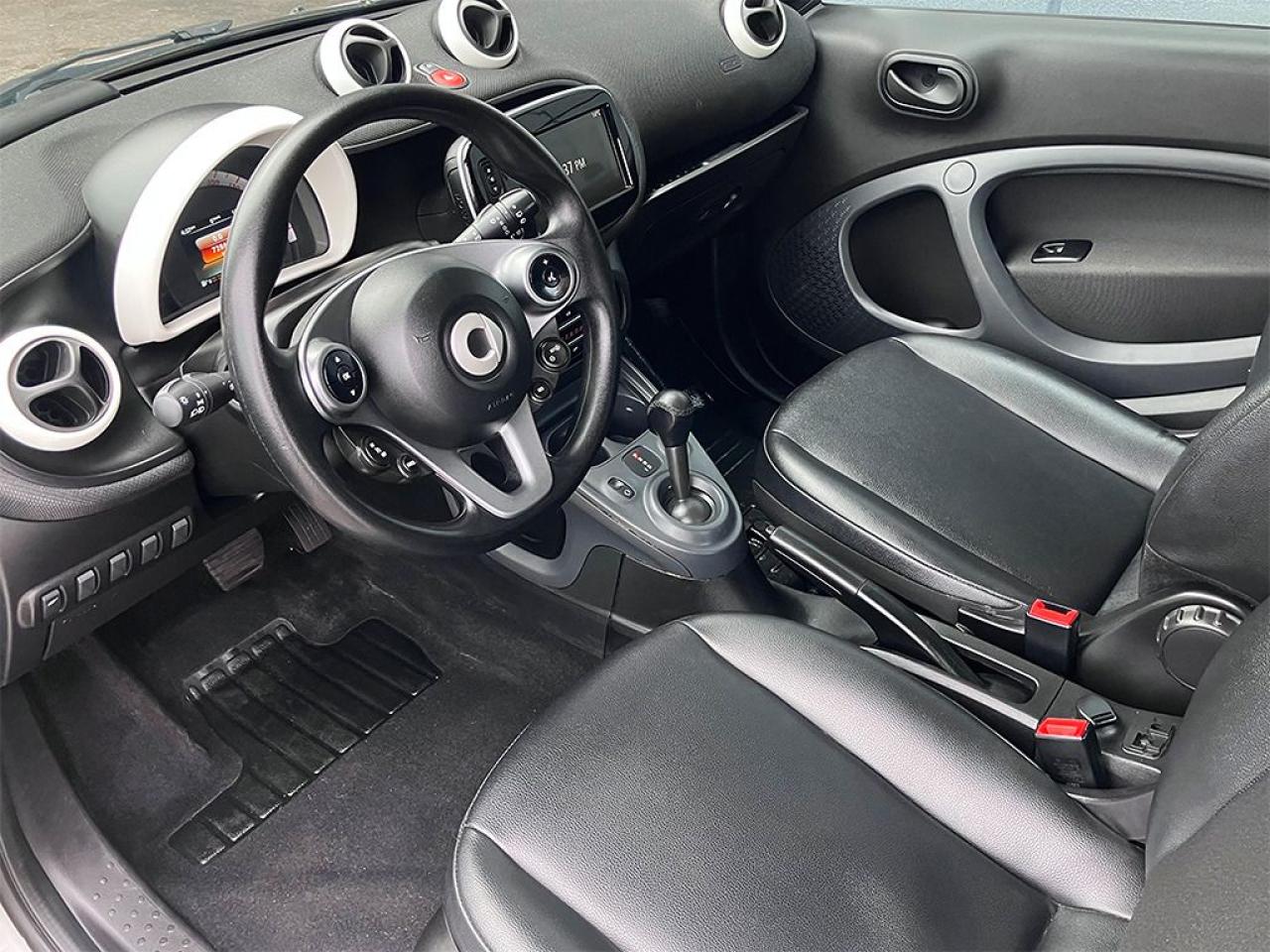 2016 Smart fortwo NAVIGATION | BLUETOOTH | LEATHER | HEATED SEATS - Photo #7