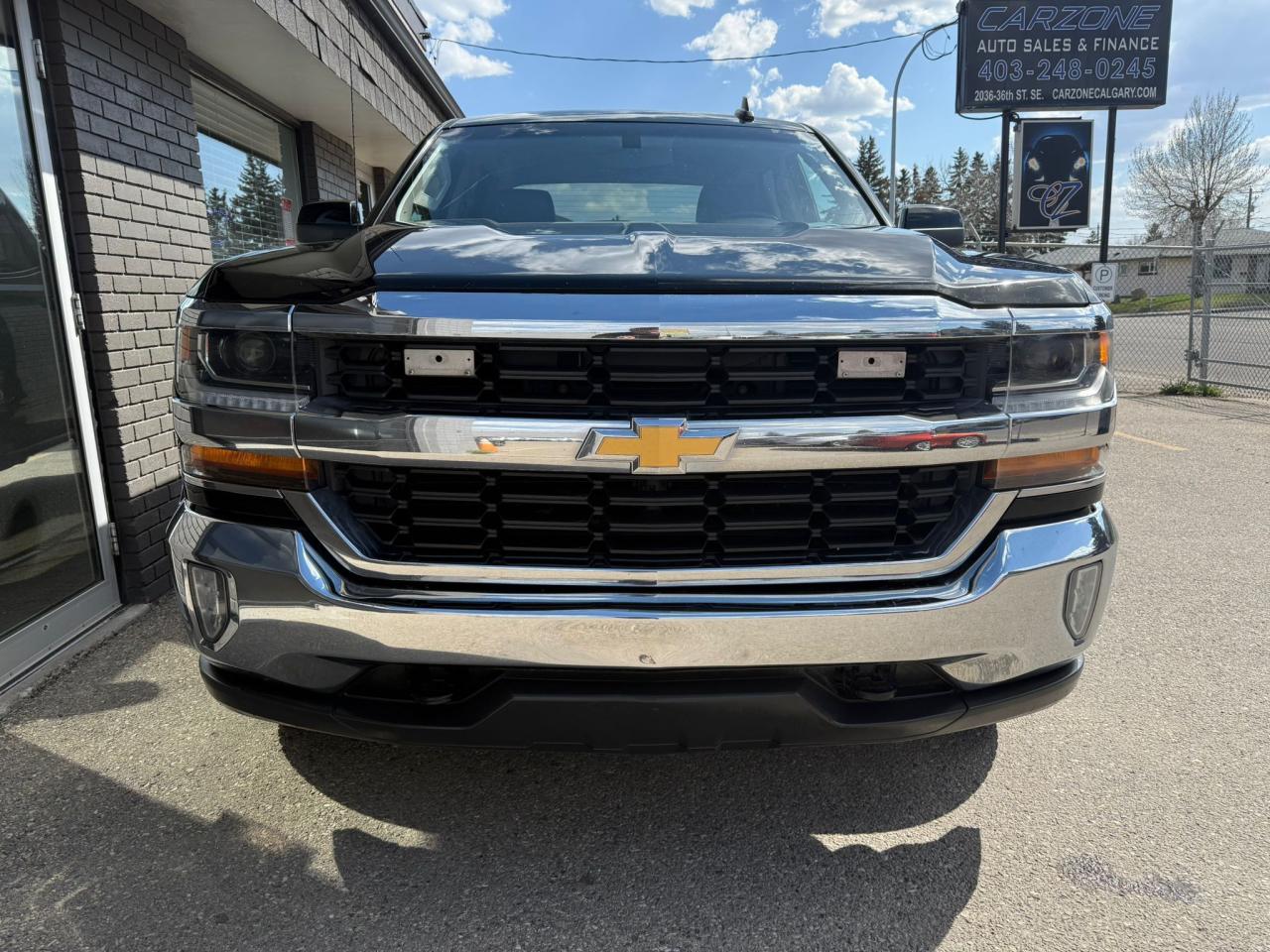 2018 Chevrolet Silverado 1500 4WD CREW CAB LT w/ LEATHER - Photo #5