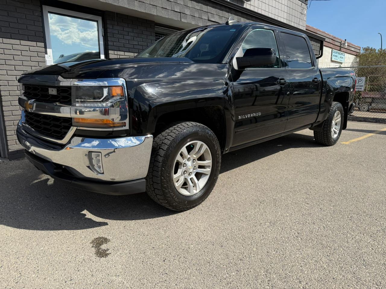 2018 Chevrolet Silverado 1500 4WD CREW CAB LT w/ LEATHER - Photo #6