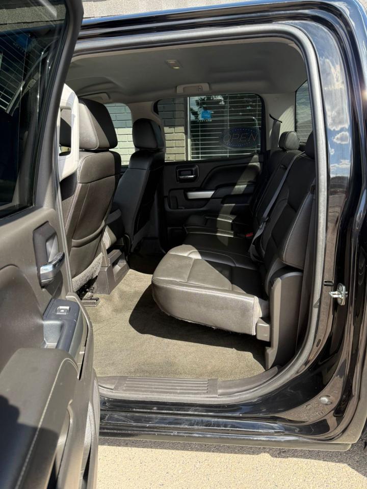 2018 Chevrolet Silverado 1500 4WD CREW CAB LT w/ LEATHER - Photo #10