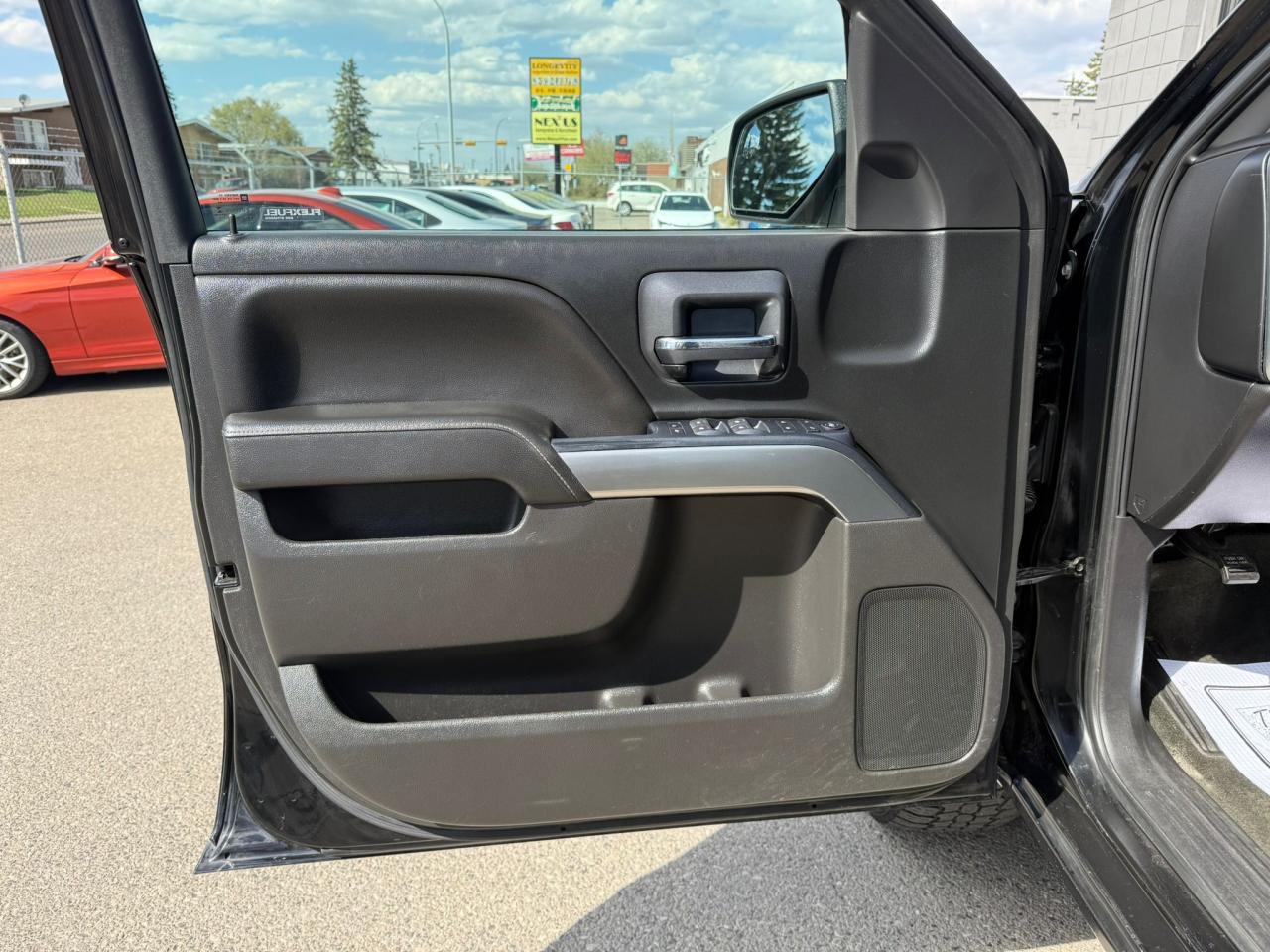 2018 Chevrolet Silverado 1500 4WD CREW CAB LT w/ LEATHER - Photo #13