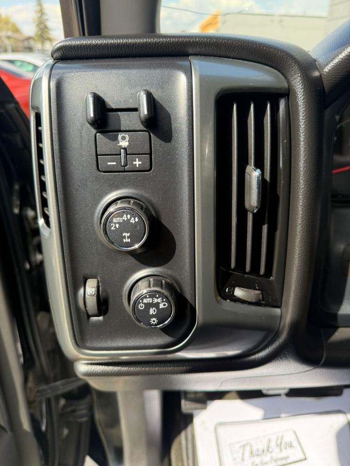 2018 Chevrolet Silverado 1500 4WD CREW CAB LT w/ LEATHER - Photo #16
