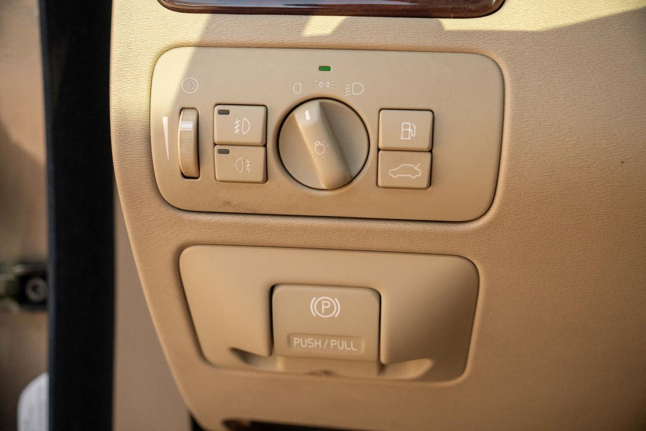 2008 Volvo XC70 3.2L AWD WAGON - Photo #19