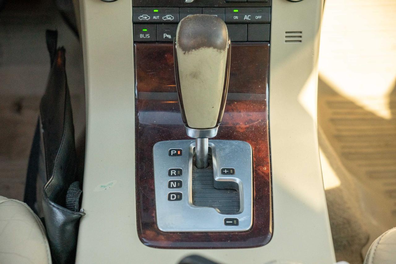 2008 Volvo XC70 3.2L AWD WAGON - Photo #35