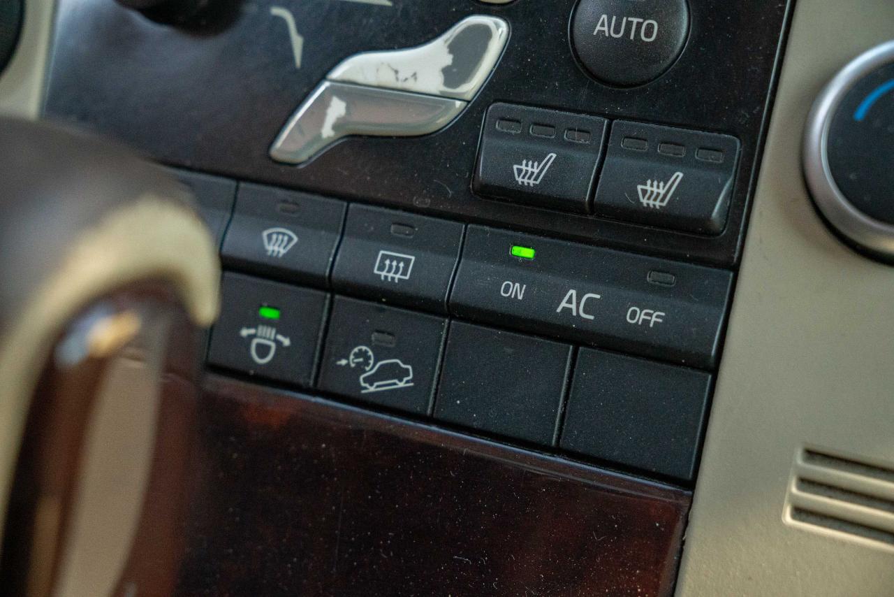 2008 Volvo XC70 3.2L AWD WAGON - Photo #34