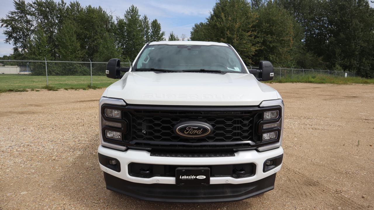 2025 Ford F-350 Super Duty SRW Lariat Photo