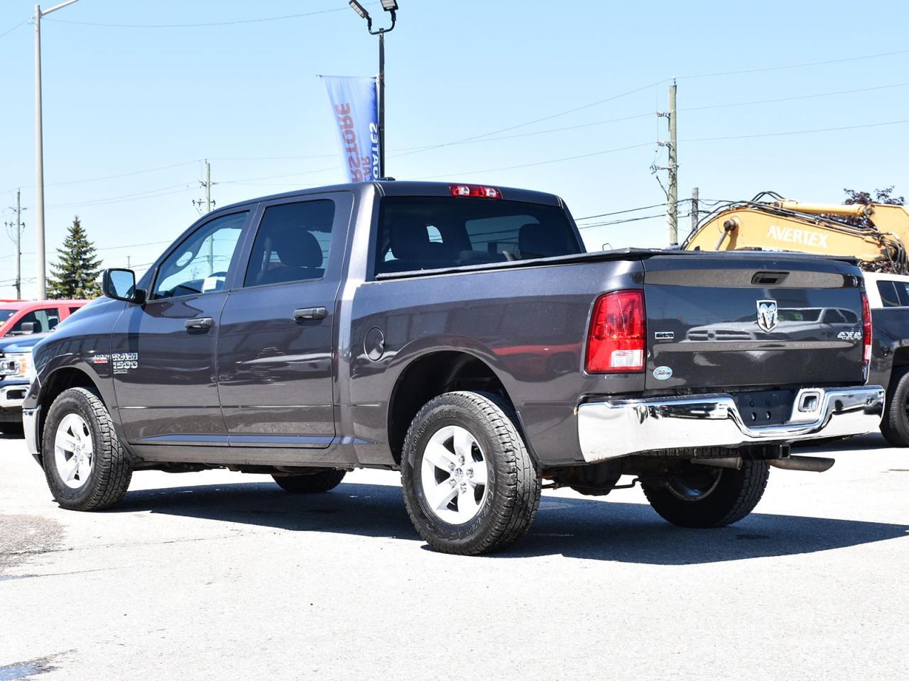 2023 RAM 1500 Classic SLT Crew Cab 4x4 ~Cam ~Bluetooth ~Power seat ~A/C Photo4