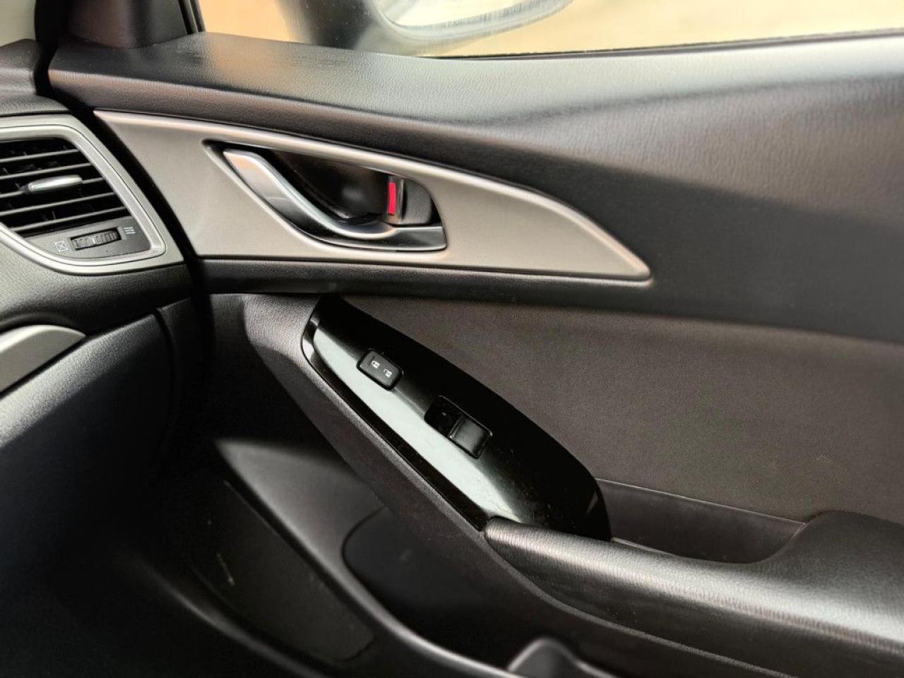 2017 Mazda MAZDA3 GX | NAVI | BACK-UP CAM | PUSH BUTTON START | BLUETOOTH | - Photo #32