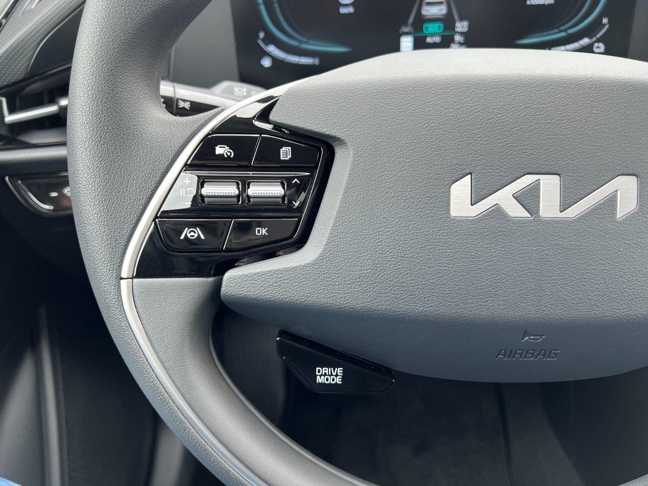 2025 Kia Niro PHEV LX Photo