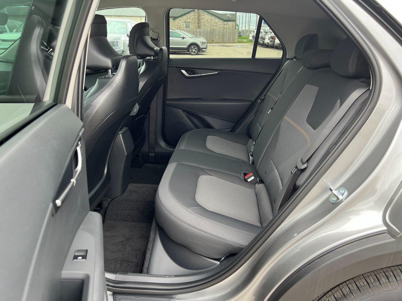 2025 Kia Niro PHEV LX Photo