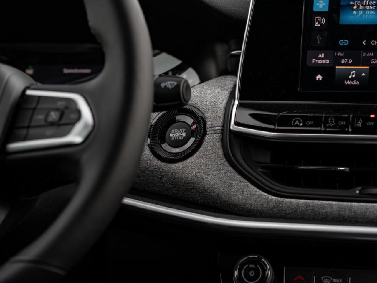 2025 Jeep Compass NORTH Photo