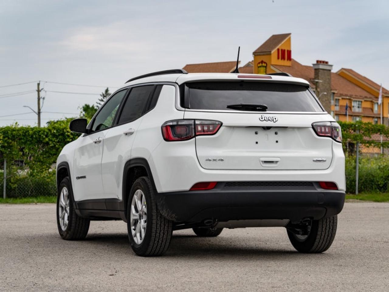 2025 Jeep Compass NORTH Photo4