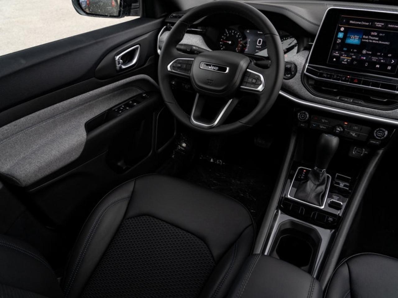 2025 Jeep Compass NORTH Photo