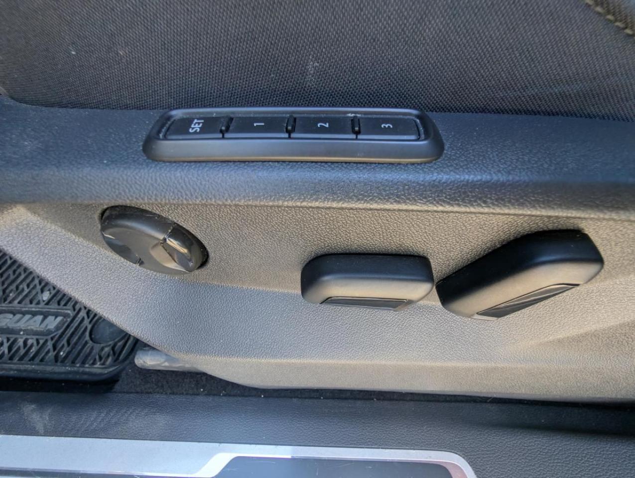 12489586
