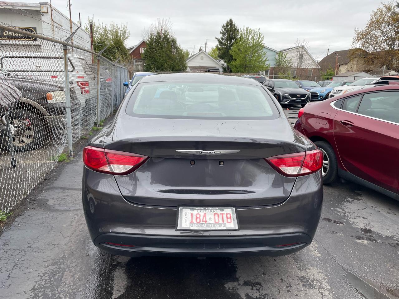 2015 Chrysler 200 LX *SAFETY, 1Y WARRANTY ENGINE & TRANSMISSION* - Photo #5
