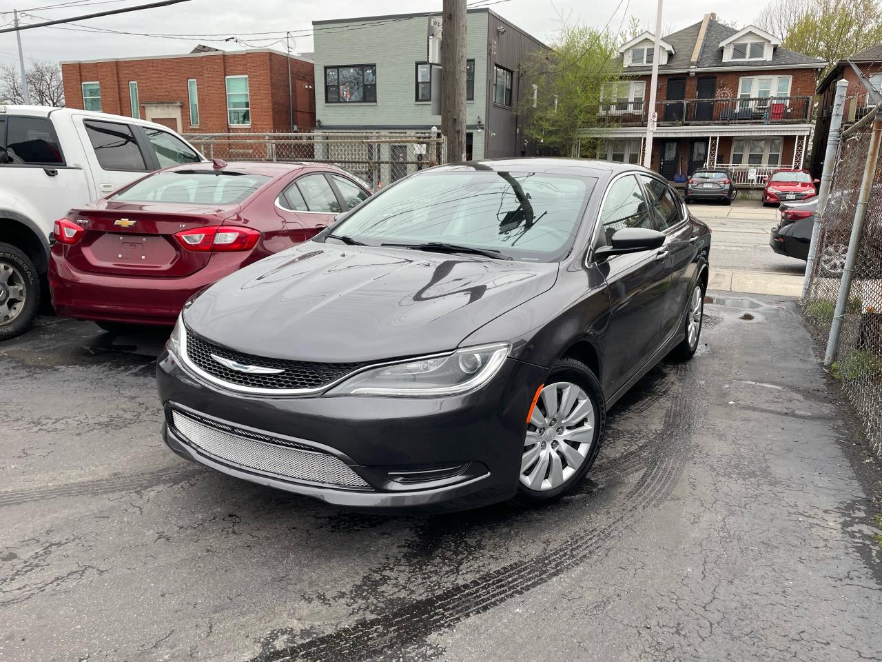 Used 2015 Chrysler 200 LX *SAFETY, 1Y WARRANTY ENGINE & TRANSMISSION* for sale in Hamilton, ON